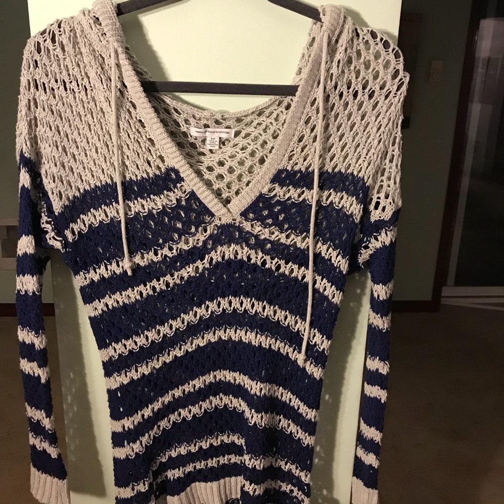 American Eagle sweater